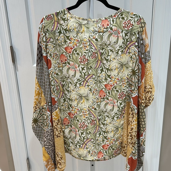 Gigio Dolman Sleeve Top - Picture 3 of 5